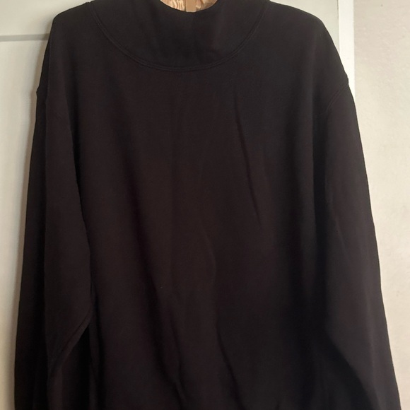 Comfy sweatshirt, no longer wear. - Picture 3 of 5